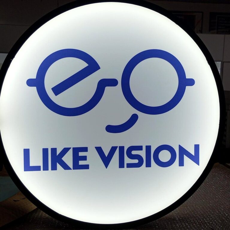 Luminoso redondo aceso da ótica Like Vision, pronto na nossa fábrica